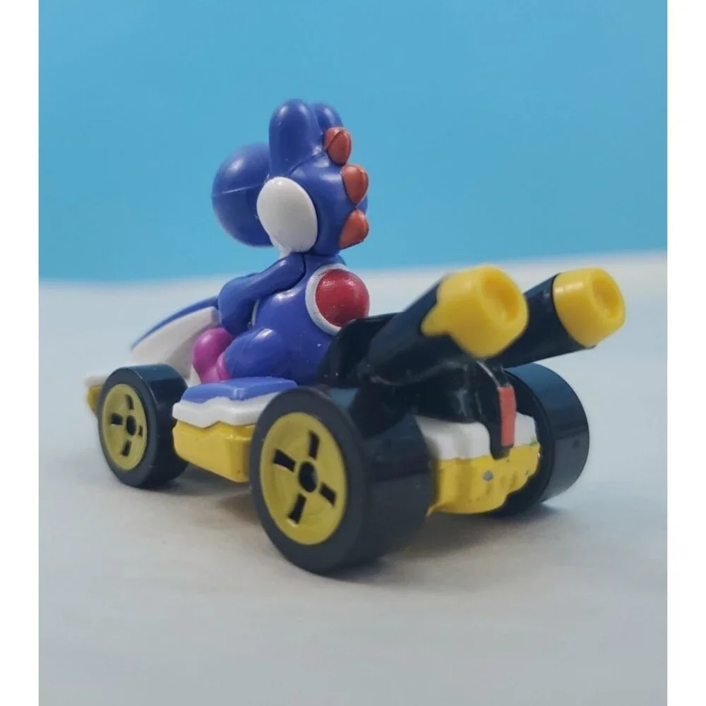 Hot Wheels Mario Kart Blue Yoshi Standard Kart 1:64 Diecast Mattel Nintendo Toy